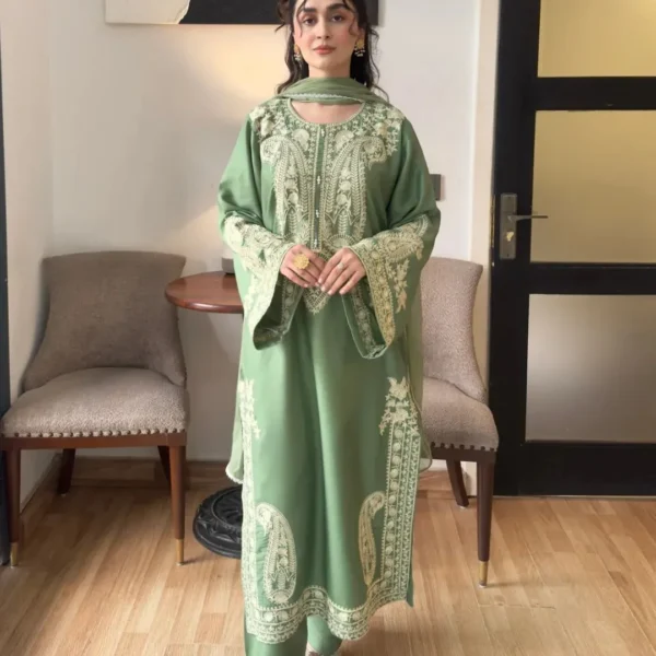 BT-2750 Lawn Embroidered 3pc Suit With Chiffon Embroidered Dupatta