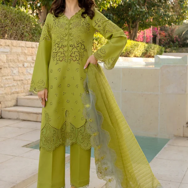 RR-2780 Luxury Lawn Stuff 3 Piece Full Chicken Kari Embroidered Suit With Cotton Net Embroidered Dupatta.